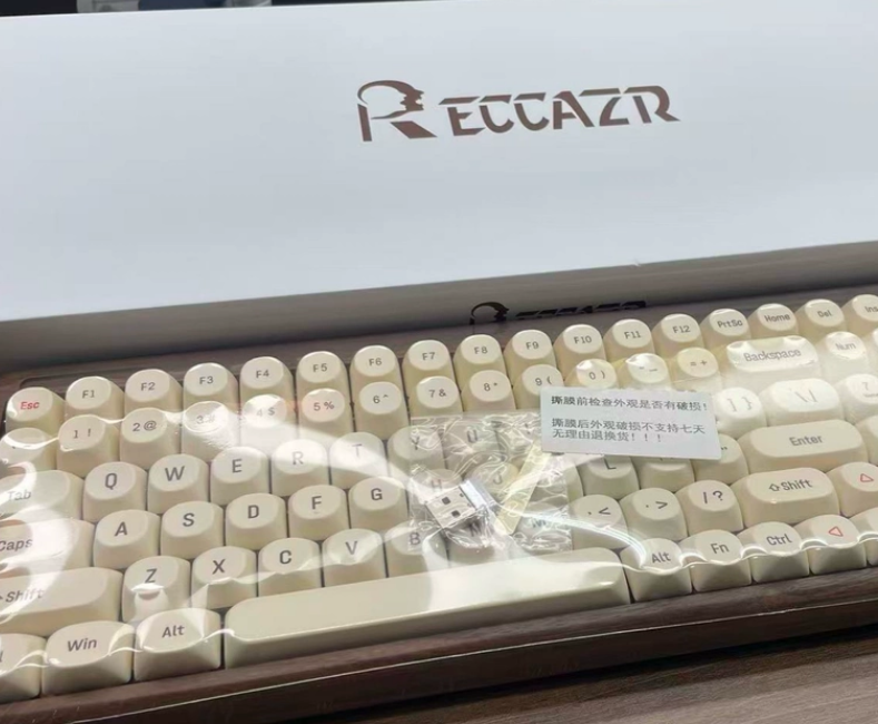 RECCAZR R100 Custom Mechanical - Retro Gaming Uk review and price