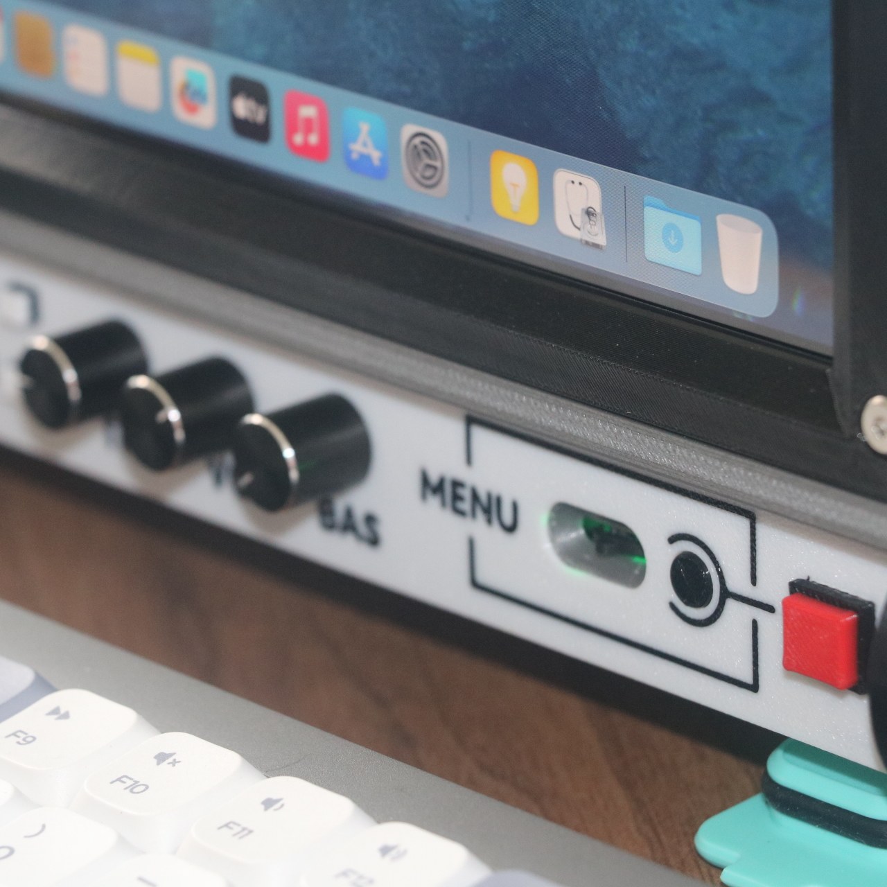 Table retro monitor CRT replic - Retro Gaming Monitor review and price