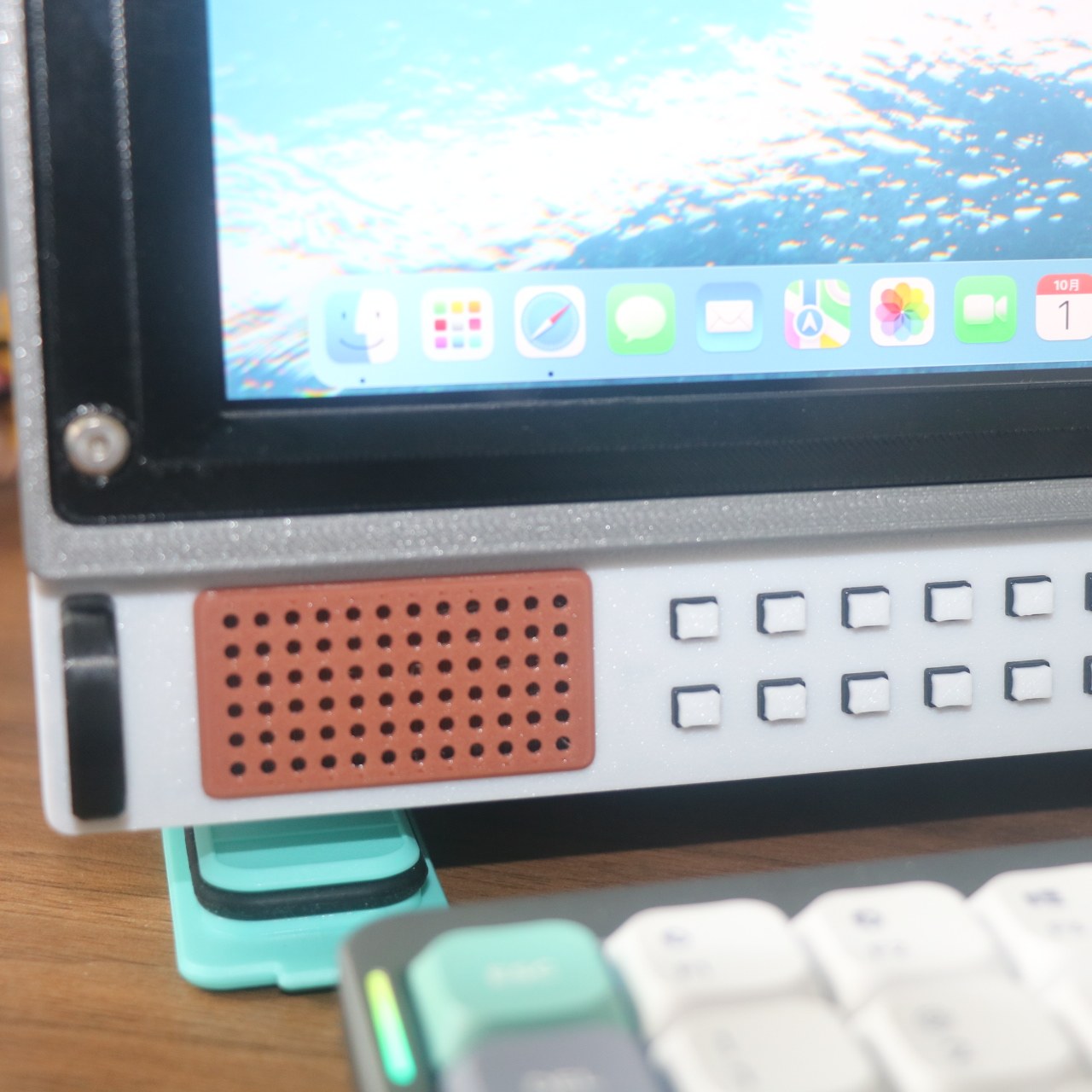 Table retro monitor CRT replic - Retro Gaming Monitor review and price