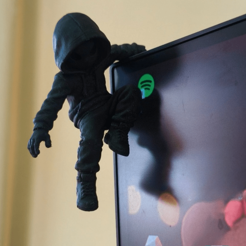 Climb Hoodie Alien Mini Statue - Retro Gaming Monitor review and price