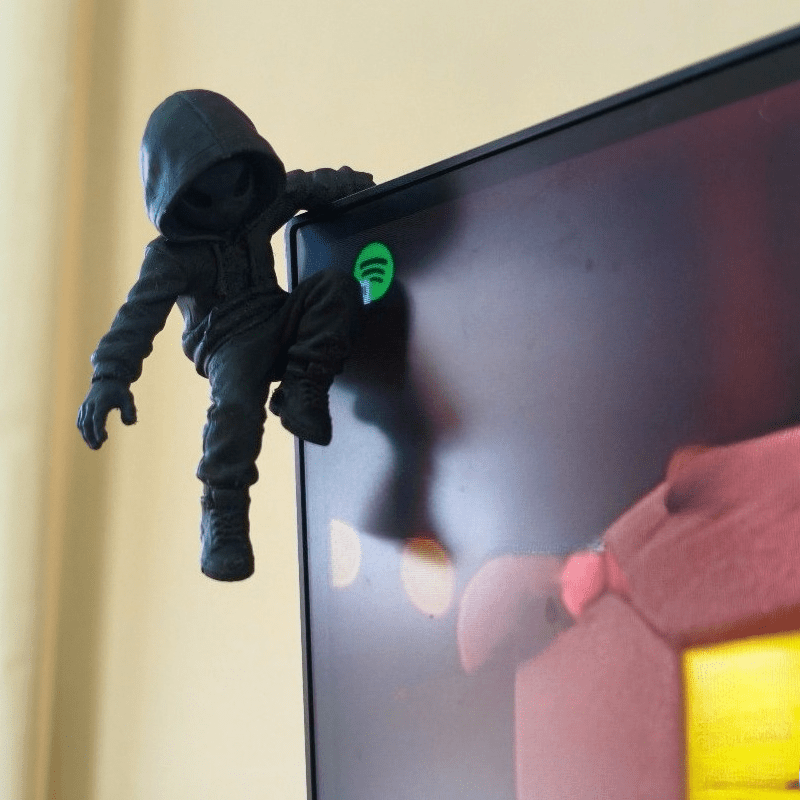 Climb Hoodie Alien Mini Statue - Retro Gaming Monitor review and price